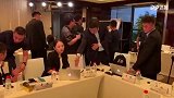 中国足坛50大教练高端论坛：李霄鹏与杨浦相谈甚欢