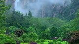 绵绵细雨中的张家界