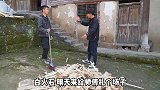 四川方言：腊狗敛财开武馆，徒弟趁火打劫，小伙半路踢馆！