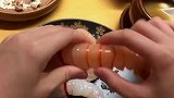 剥鳌虾怎么才能剥完整，一个技巧帮你搞定，日本网友不费力气了！