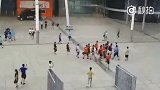 中超-17赛季-大战一触即发！赛前火药味十足建业苏宁球迷场外发生冲突-专题