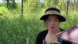 美女想占便宜，结果偷鸡不成蚀把米