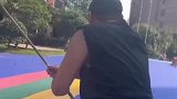 幼儿园防暴演习，歹徒都被你喊懵了