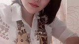 麻烦你们把那些会服软 会撩人 会哄人开心   消息秒回的渣男介绍给我   我年纪大了   不想栽树  只想乘凉