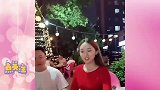 美女搞笑:咱俩出来吃饭,带上你爸干啥呀?