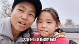 农村海霞烙的饼太馋人，侄子说不就菜也能吃俩，这种吃法看着就爽