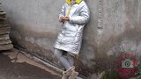小伙四处借钱给母亲治病，前女友送来5万，还要跟他结婚