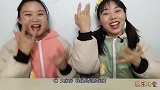 闺蜜恶作剧：“恐龙乐园多味花生”被妹子捂在怀里欲孵化，真搞笑