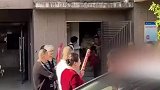 中国礼仪吓坏洋女婿，被礼炮吓得差点投降，放心，这是中国