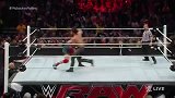 WWE-15年-RAW第1133期：罗林斯狗腿乱入DQ遭全场嘘声-花絮