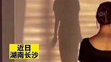 被夕阳吸引，女生在夕阳中跳了一段古典舞