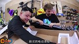 当世界上最快的电动滑板遇到哈雷摩托车，结果会怎样？