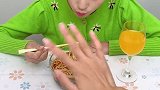 厨房吸油纸，再不怕吃饭吃到油腻的东西，轻松吸走油脂
