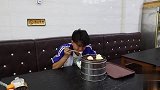 包子店搞活动，吃完3笼包子送国外7日游，没想竟是这种新套路