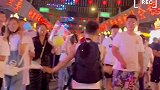 性转版惊鸿舞，这已经不能用社牛形容了