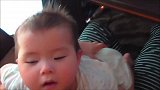 7个月的宝宝困得不得了，这模样也太可爱了吧