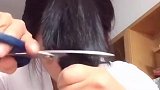 现在谁还去理发店，姐姐一剪子下去层次分明还好看！