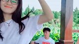 最近这个小姐姐火了，最自然的舞蹈，看完我就爱上了！