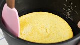 不用烤箱！电饭锅就能做出美味芝士蛋糕！