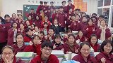 地理没学好连情书都看不懂！女老师收700封地理情书