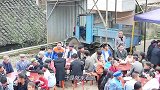 来中国看闺女的法国岳父，不到一个月就哭了：这谁顶得住啊