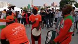 【PP体育在现场】非洲大陆的热情！科特迪瓦球迷场馆前载歌载舞