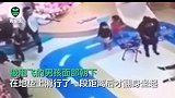 广西南宁：疑因争抢玩具4岁男孩被对方家长拎起甩飞数米