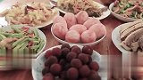 二伯办桌过六十大寿，外甥祝寿却只顾玩手机
