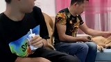 主人不给金毛豆豆买吃的,豆豆就曝光他藏的私房钱,豆豆真聪明呀