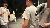 赛后主教练于根伟在酒店，迎接将士凯旋