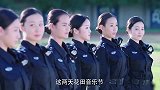 警花穿便装去执行安保工作，路人都被美呆了！