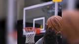 篮球-17年-库兹玛击地妙传+兰德尔飚三分！湖人众将备战新赛季-新闻