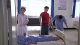 这不腿第一次骨折吗，拄着拐杖都走不动路
