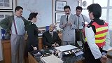 出了事没人扛,上司找低级警员扛事,问星爷有没有后台