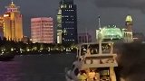 8月7日，上海北外滩地区白玉兰码头一艘游艇着火，目前火势已经被控制，据相关部门信息反馈，没有人员被困上海外滩