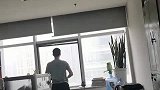 龙门派大侠在练功#偷拍一个 #在家练功
