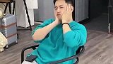 欧巴自娱自乐，每个瞬间都是表情包