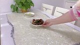晚餐吃“老鼠”粥，爸爸教2岁宝宝餐桌礼仪，这反应让人哭笑不得