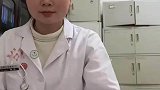 怎么能一个人吃橘子呢，当然和同事同甘共苦呀