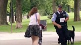 路人拦下孩子，居然让警察跑了第一，路人感到很无辜啊！