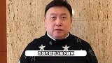 王晶曾夸梁小龙是有本事的人，一人打好几个杀出重围，早年因爱国被封杀
