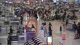 广西南宁：无票旅客不听劝，强闯闸机被行拘5日