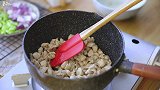 手抓饼版鸡肉馅饼，包上芝士鸡肉丁，真是人间美味