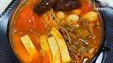 寒冷的冬日，来一锅热气腾腾的韩式肥牛泡菜锅，倍感暖暖的幸福感