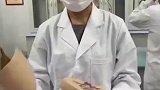 医学生组装器官，手忙脚乱众人帮忙