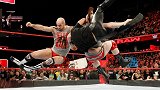 WWE-17年-RAW第1281期：萨摩亚乔叫嚣激将罗门 捍卫者不敌纷纷“倒地”-花絮