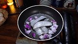 红烧带鱼怎么做好吃家常做法，简单又好吃的红烧带鱼，超级开胃
