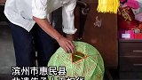 老人制作神奇滚灯，能随意翻滚但蜡烛不灭