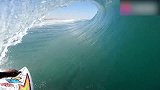 国外搞笑系列，外国男子的冲浪也太帅气了
