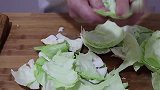 包菜这样做实在是香，比干锅包菜更好吃，清脆爽口下酒又下饭